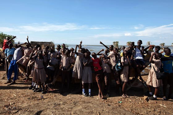 بالصور.. العالم يشهد كسوفا هجينا نادرا للشمس صورة رقم 3