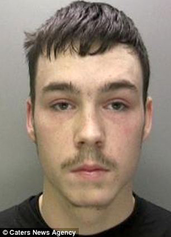  السجن 4 سنوات لأب هز طفلته الرضيعة حتى الموت بسبب بكائها صورة رقم 3