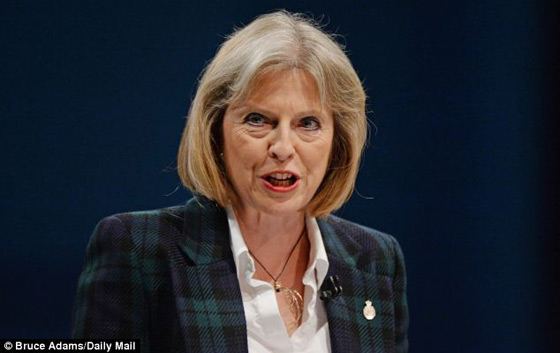 مجاهد هارب ببرقع نسائي مطلوب للعدالة في بريطانيا صورة رقم 2