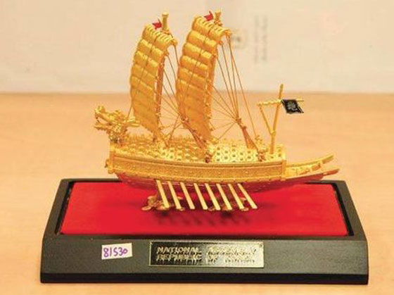 بالصور.. منارة فضية تحمل علم مصر في معرض اسرائيلي رسمي صورة رقم 4 بالصور.. منارة فضية تحمل علم مصر في معرض اسرائيلي رسمي صورة رقم 4