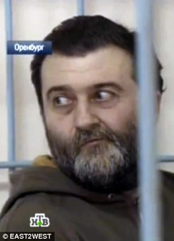 روسيا: سجن زعيم طائفة منحرفين شجع ممارسة الرذيلة امام الاطفال صورة رقم 2