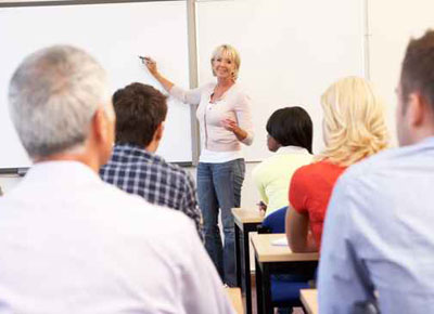 مطلوب معلمة بمرتب 150 الف يورو والمبيت في فندق او يخت صورة رقم 2