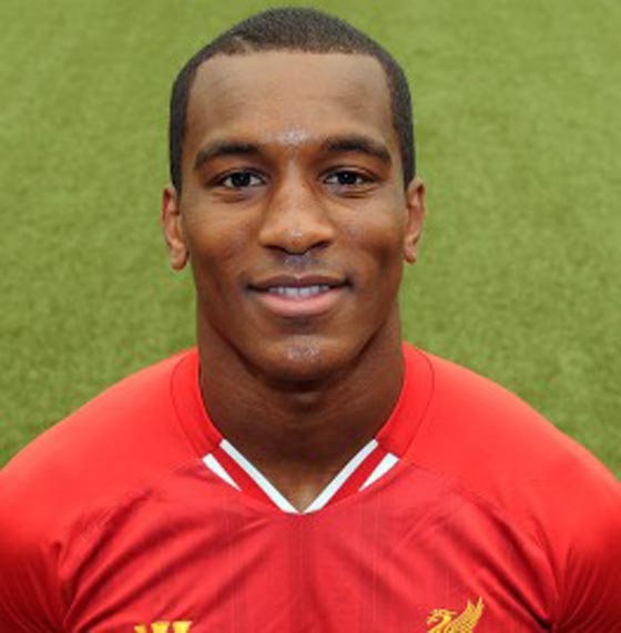 سيارة بورش ب 160 الف دولار لنجم كرة القدم ويسدوم علقت في الوحل صورة رقم 8