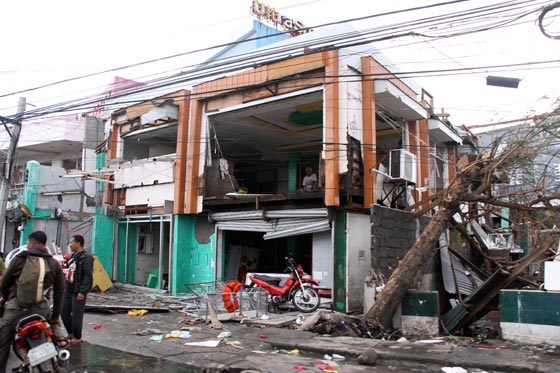 البابا فرنسيس يطلق حملة لاغاثة ضحايا اعصار هايان في الفلبين  صورة رقم 10