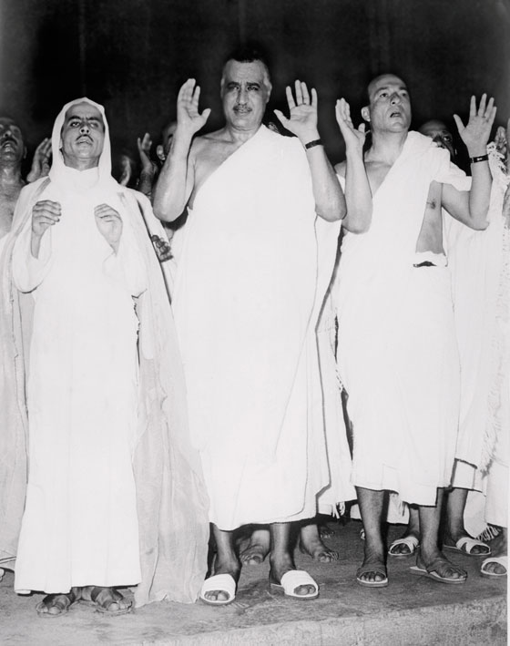 تحية عبد الناصر تروي قصصا عن زوجها الانسان والمقاتل الثوري صورة رقم 1