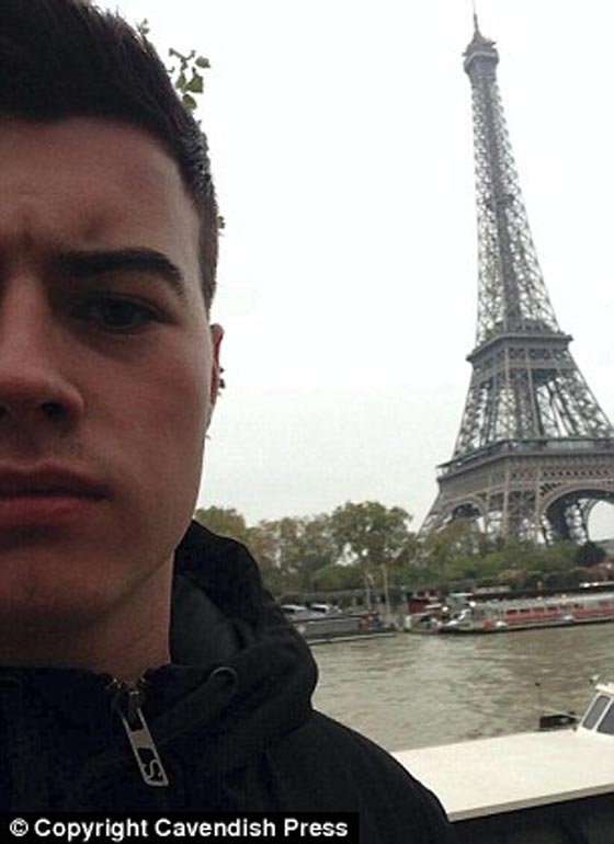 مراهق يسهر ويسكر في حانة في بريطانيا ويستيقظ في مطار باريس صورة رقم 3