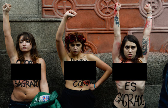 عاريات الصدور يصلن الى بيت لحم احتجاجا على جرائم شرف العائلة! صورة رقم 3