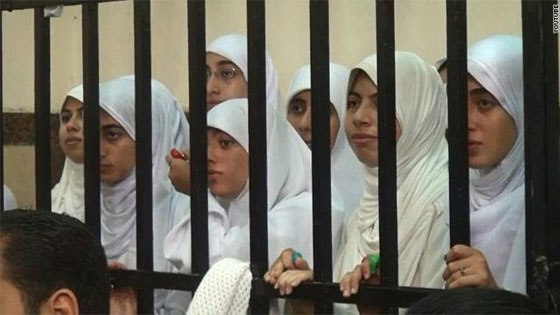 توكل كرمان تهاجم حكما قاسيا بحق 14 فتاة من مؤيدات مرسي صورة رقم 1 توكل كرمان تهاجم حكما قاسيا بحق 14 فتاة من مؤيدات مرسي صورة رقم 1