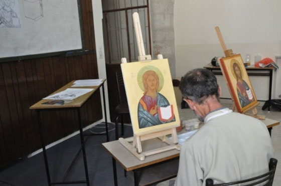 تمهيدا للميلاد المجيد.. كنيسة المهد تجدد العهد مع أيقونات المسيح صورة رقم 1 تمهيدا للميلاد المجيد.. كنيسة المهد تجدد العهد مع أيقونات المسيح صورة رقم 1