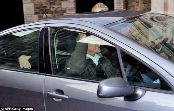 صور مريعة لأم فرنسية تدفع عربة طفلتها لتغرق في البحر صورة رقم 2