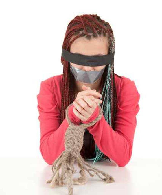  ظاهرة مريعة.. نساء يغتصبن النساء بالقوة في الكونغو!! صورة رقم 2