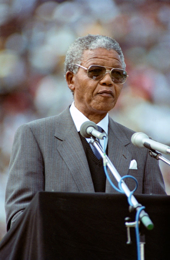 حياة رمز الحرية المناضل نيلسون مانديلا في صور صورة رقم 17