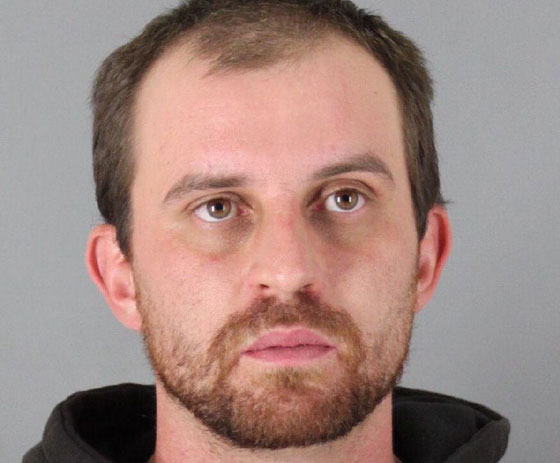 هرة العائلة تتسبب باعتداء رجل على والديه بالضرب والعض! صورة رقم 1 هرة العائلة تتسبب باعتداء رجل على والديه بالضرب والعض! صورة رقم 1