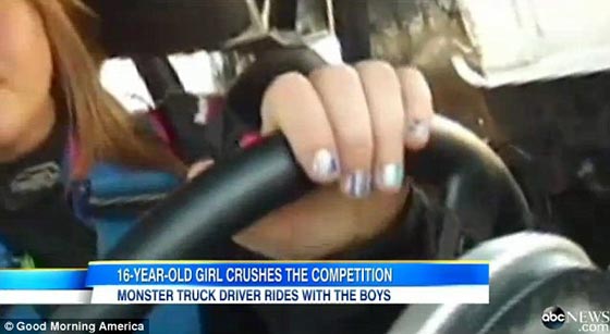 فتاة (16 عاما) تتحدى الرجال بكونها اصغر سائق لشاحنة عملاقة صورة رقم 7