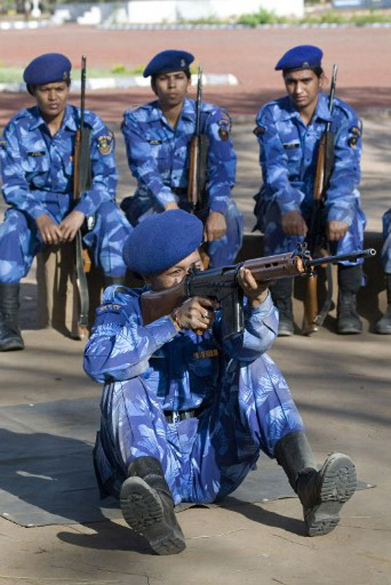 بالصور.. جميلات من مختلف بقاع العالم بالزي العسكري صورة رقم 7 بالصور.. جميلات من مختلف بقاع العالم بالزي العسكري صورة رقم 7