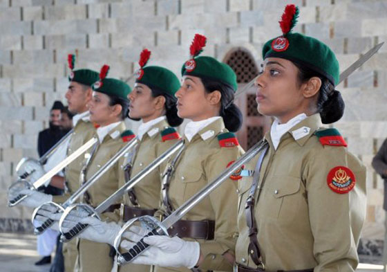 بالصور.. جميلات من مختلف بقاع العالم بالزي العسكري صورة رقم 8 بالصور.. جميلات من مختلف بقاع العالم بالزي العسكري صورة رقم 8