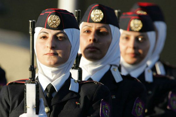 بالصور.. جميلات من مختلف بقاع العالم بالزي العسكري صورة رقم 27 بالصور.. جميلات من مختلف بقاع العالم بالزي العسكري صورة رقم 27