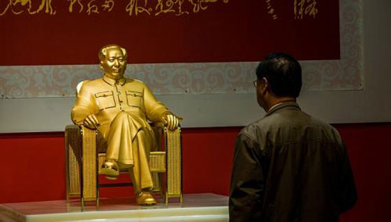  تمثال باذخ لماوتسي تونغ في عيد ميلاده الـ 120 صورة رقم 2