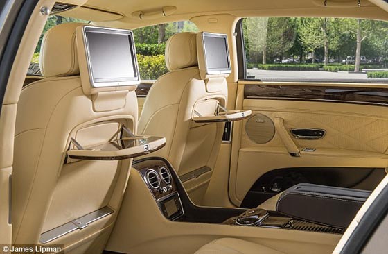 صور سيارة بنتلي بـ400 الف دولار للامير ويليامز و كيت ميدلتون صورة رقم 3 صور سيارة بنتلي بـ400 الف دولار للامير ويليامز و كيت ميدلتون صورة رقم 3