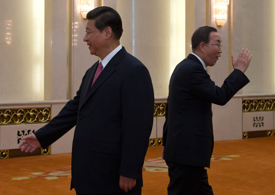 بالصور.. سياسيون في وضعيات غريبة وغير مألوفة صورة رقم 5