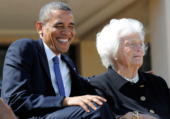 بالصور.. سياسيون في وضعيات غريبة وغير مألوفة صورة رقم 24