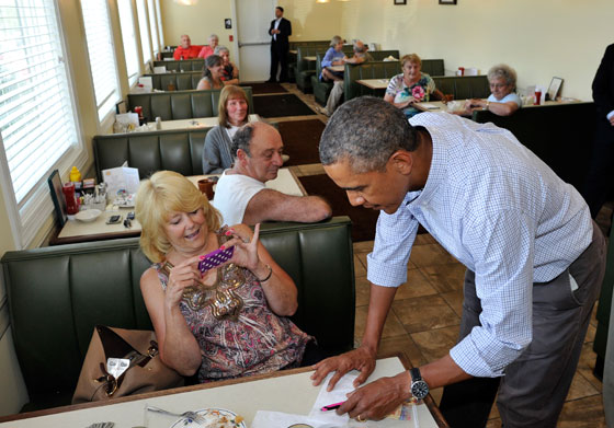 بالصور.. سياسيون في وضعيات غريبة وغير مألوفة صورة رقم 29