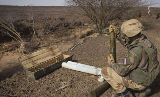 جندي فرنسي احتفظ بصاروخ كتذكار فانفجر وأصاب اصدقاءه صورة رقم 2 جندي فرنسي احتفظ بصاروخ كتذكار فانفجر وأصاب اصدقاءه صورة رقم 2