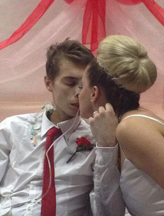 هذا هو الحب: تزوجته وهو على فراش الموت  في المستشفى  صورة رقم 2