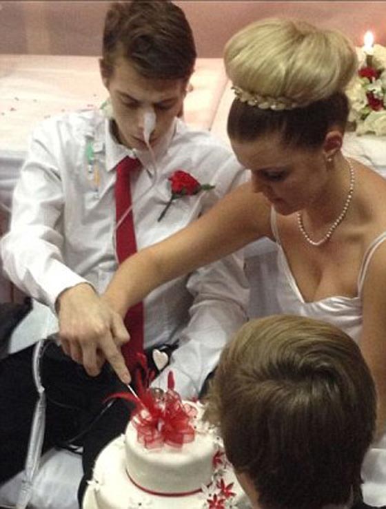 هذا هو الحب: تزوجته وهو على فراش الموت  في المستشفى  صورة رقم 3