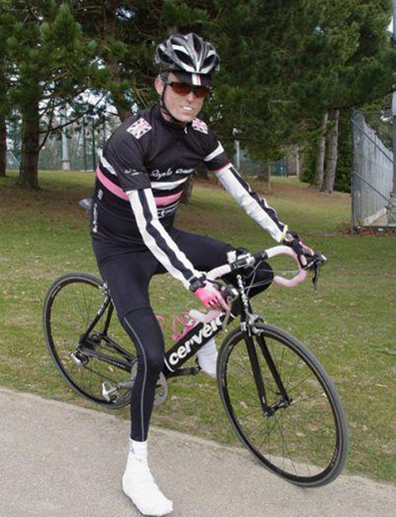 شاهدوا البريطاني الذي يرفض جسده الاحتفاظ بالدهون صورة رقم 7