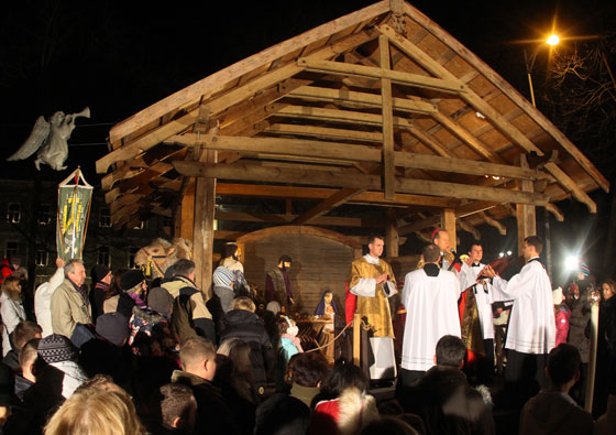 بالصور: عيد الميلاد.. جولة حول العالم صورة رقم 74