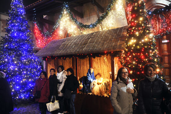 بالصور: عيد الميلاد.. جولة حول العالم صورة رقم 84