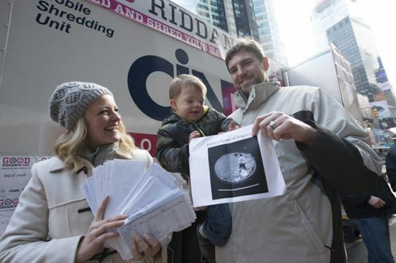 امريكيون يمزقون ذكريات 2013 ويستعدون لعام 2014 صورة رقم 2