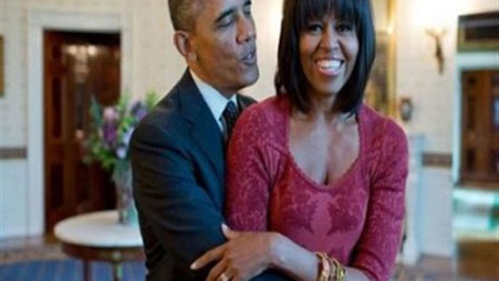 اوباما ينشد ود زوجته ميشيل في بداية العام الجديد صورة رقم 1