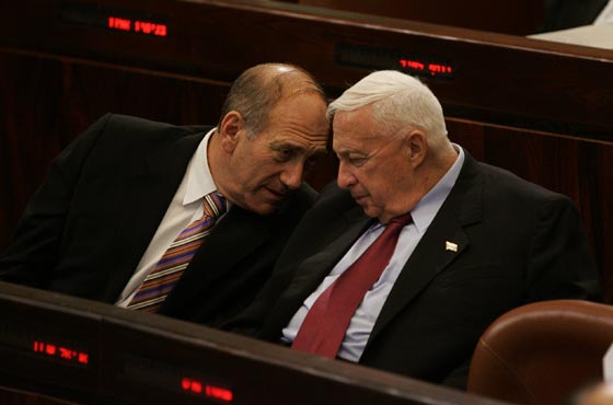 وهو يخوض آخر معاركه مع الموت شارون أدرك ان الاحتلال لا يدوم صورة رقم 10