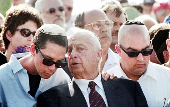 نائب رئيس شرطة دبي ينشر توقعاته لمصير المنطقة في 2014 صورة رقم 1