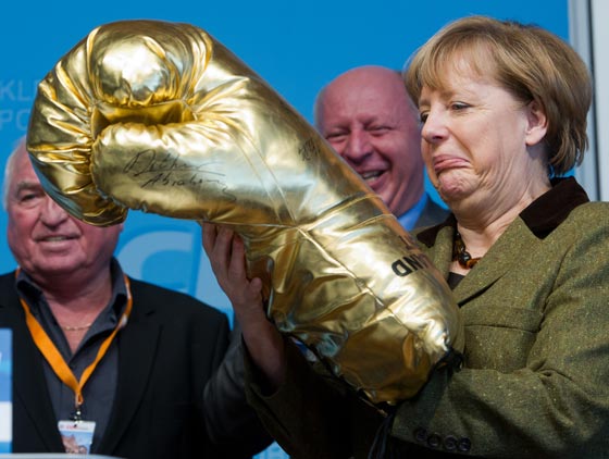 بالصور..لقطات طريفة تظهر محبة قادة العالم للعب صورة رقم 7