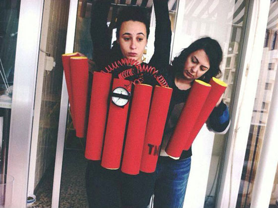 ريما البومبا تجوب شوارع بيروت بسترة مفخخة بالمتفجرات! صورة رقم 3