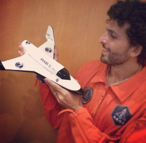 المصري عمر سمرة تسلق قمة ايفرست وعيونه تتجه نحو الفضاء صورة رقم 1