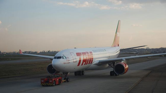 قنبلة وهمية تتسبب بهبط اضطراري لطائرة صورة رقم 1