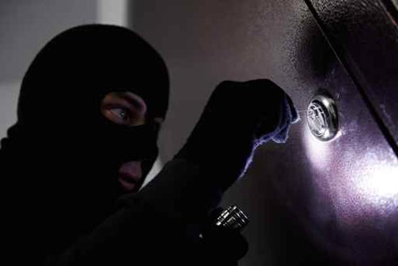 سعودي يقاوم لص مسلح والجمهور منقسم بين اعتباره بطل او متهور صورة رقم 1