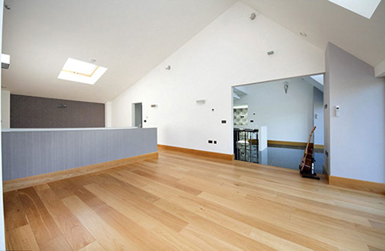 معروض للبيع في بريطانيا.. بيت يتحدى نهاية العالم صورة رقم 5 معروض للبيع في بريطانيا.. بيت يتحدى نهاية العالم صورة رقم 5