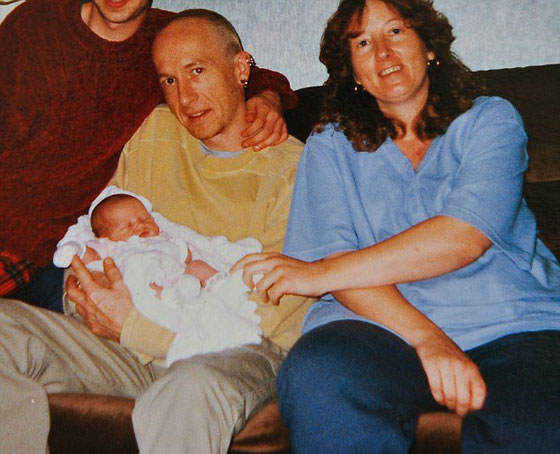 ام سحاقية تقاضي رجل مثلي مطالبة ان يكون اب بناتها صورة رقم 4