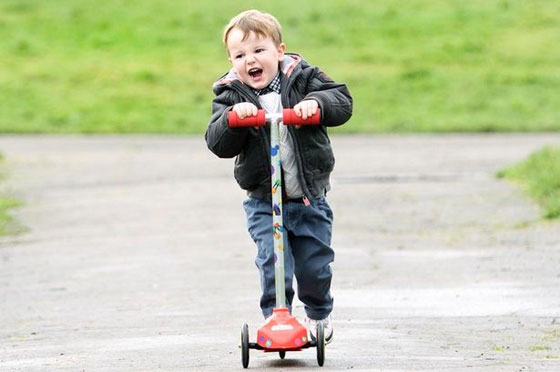 الطفل الذي هزم السرطان واثبت خطأ الاطباء الذين ارادوا بتر اطرافه! صورة رقم 1 الطفل الذي هزم السرطان واثبت خطأ الاطباء الذين ارادوا بتر اطرافه! صورة رقم 1