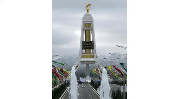 بالصور.. شاهدوا ابشع النصب التكارية من حول العالم صورة رقم 6