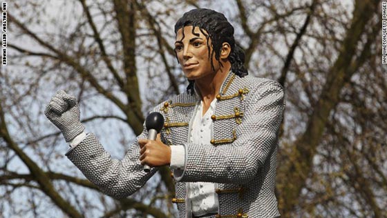 بالصور.. شاهدوا ابشع النصب التكارية من حول العالم صورة رقم 7