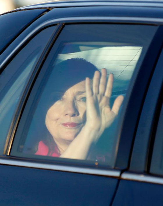 هيلاري كلينتون تمتنع عن قيادة سيارة منذ 18 عاما صورة رقم 1