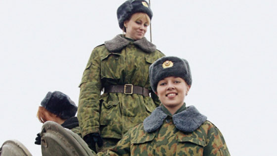 بالصور.. حسناوات في قمة الجاذبية في الجيش الروسي صورة رقم 9