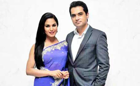 داعية باكستاني يهدي ممثلة إغراء رحلة شهر العسل الى مكة والمدينة صورة رقم 8