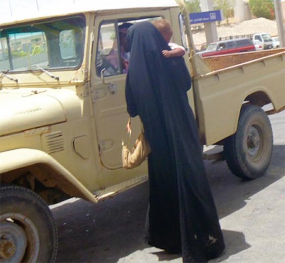 السعودية: متسولات يبعن اجسادهن وينقلن الايدز بواسطة النوع صورة رقم 2 السعودية: متسولات يبعن اجسادهن وينقلن الايدز بواسطة النوع صورة رقم 2